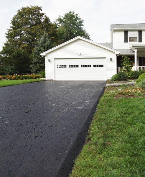 Cost of Blacktop Driveway Paving in Elk Grove